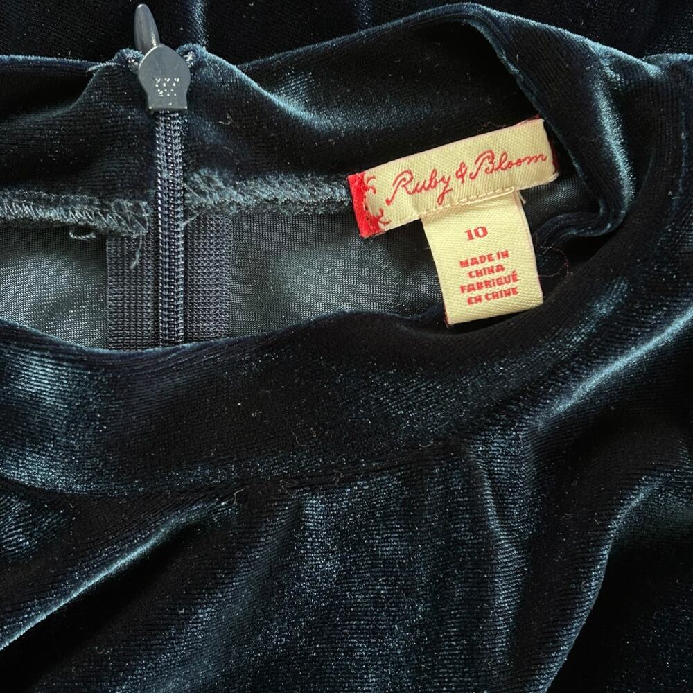 Ruby & Bloom Girls Size 10 Navy Velvet Cold Shoulder Dress - Picture 4 of 5